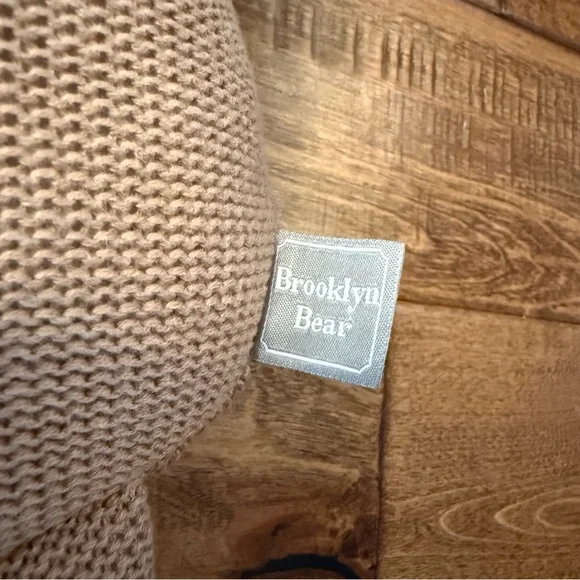 Brooklyn Bear Tan knitted toy - Picture 2 of 3